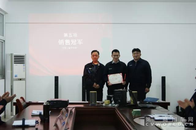 四川现代营销动员大会隆重召开2.jpg 四川现代营销动员大会隆重召开2.jpg